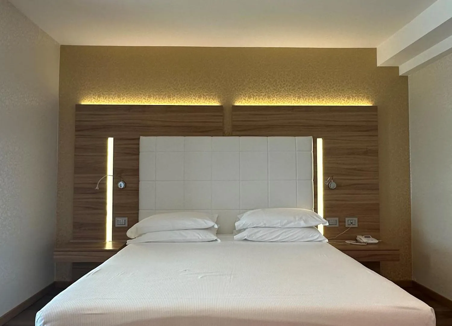 Kriss Internazionale Hotel Bardolino