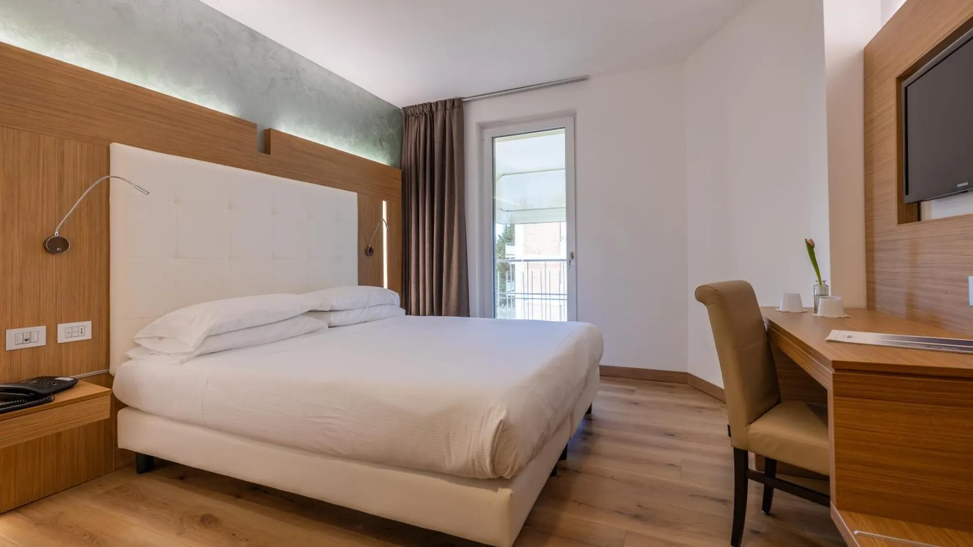Kriss Internazionale Hotel Bardolino