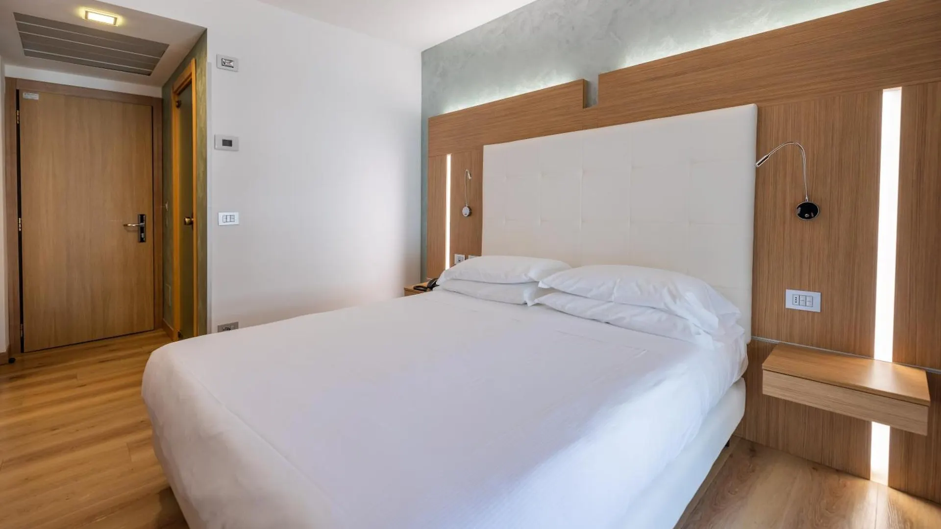 Kriss Internazionale Hotel Bardolino Italie